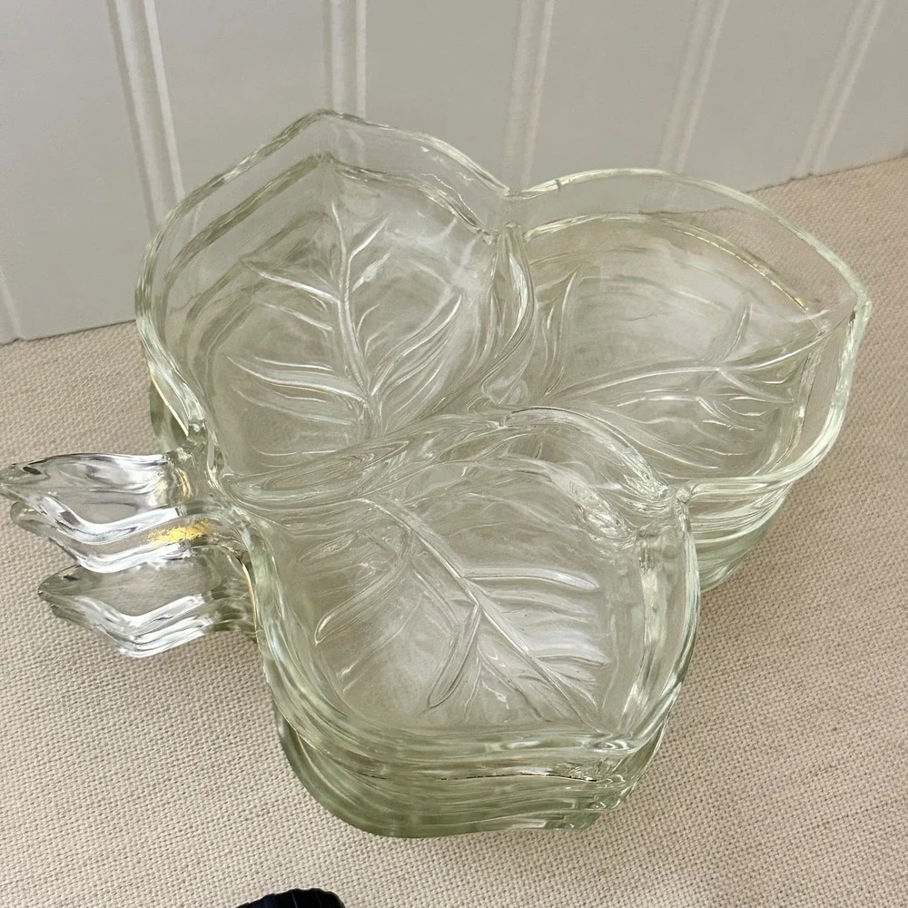 Vintage Leaf Glass Bowls‎ Set of 5 Clear Clover Shape Excellent Condition 8 Inch